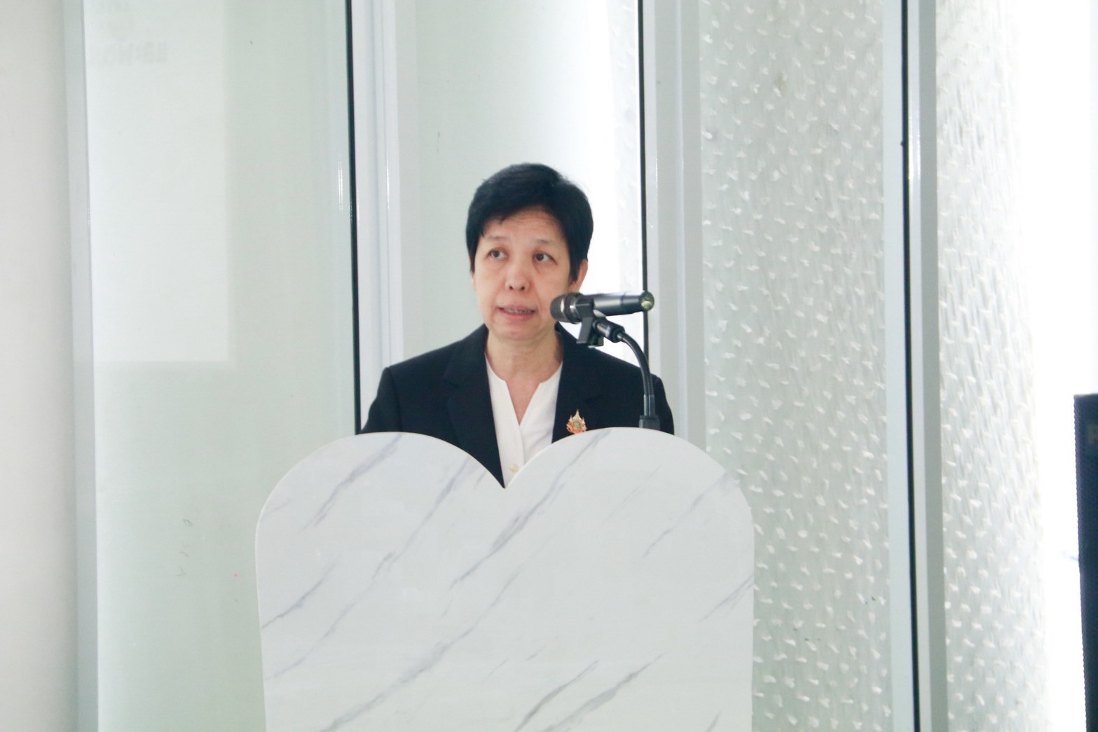 4 ดร.พัชทรา