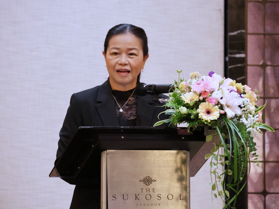 2นางมาริยาท วช