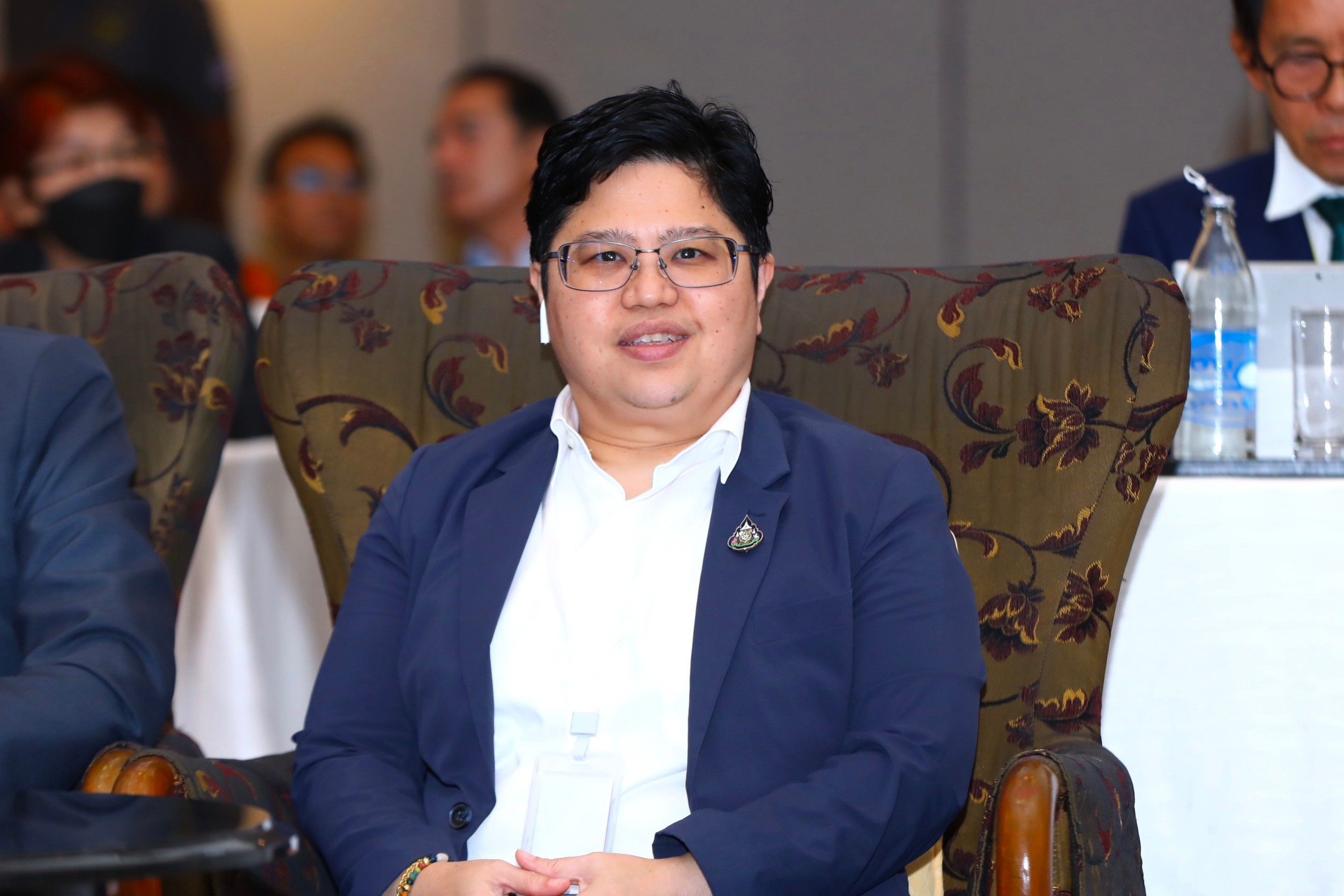 LINE ALBUM 28112566 BE ๒๓๑๑๒๘ 12