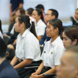 &quot;วราภรณ์&quot; ที่ปรึกษาด้านระบบบริหารการอุดมศึกษาฯ รับมอบทุนการศ ... Image 6